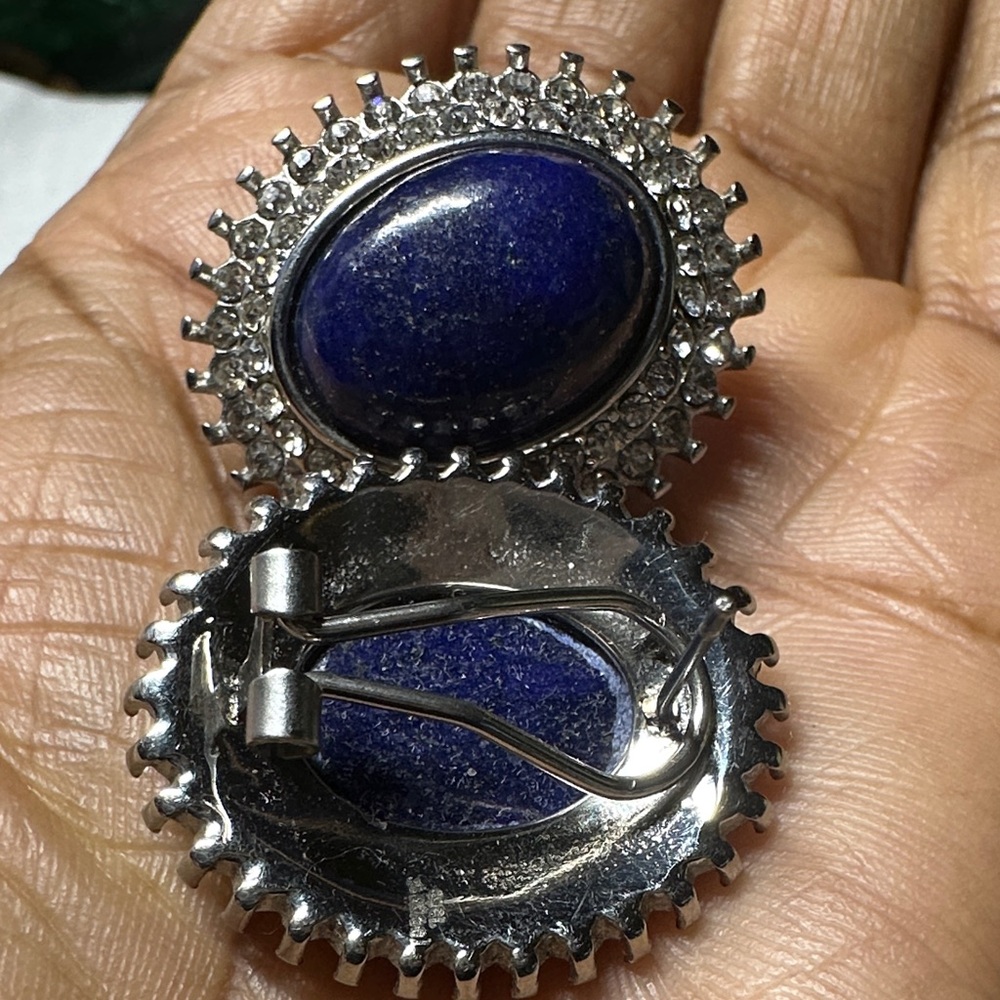 This is a pair of vintage silver-tone lapis lazuli cuff links - Picture 12 of 15